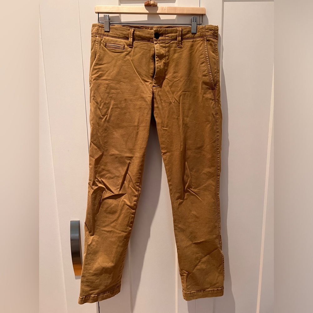 Gap Slim Khakis 32/30